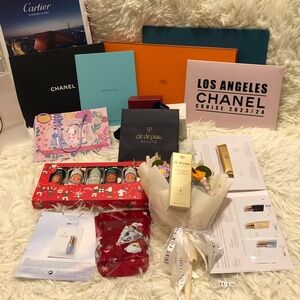 Cle de Peau Beaute Softening Cleansing Foam (Free gift in the last Picture)